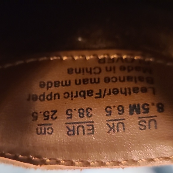 Ladies 8.5  Ankle Fashion Boots by Fergie - Picture 5 of 7